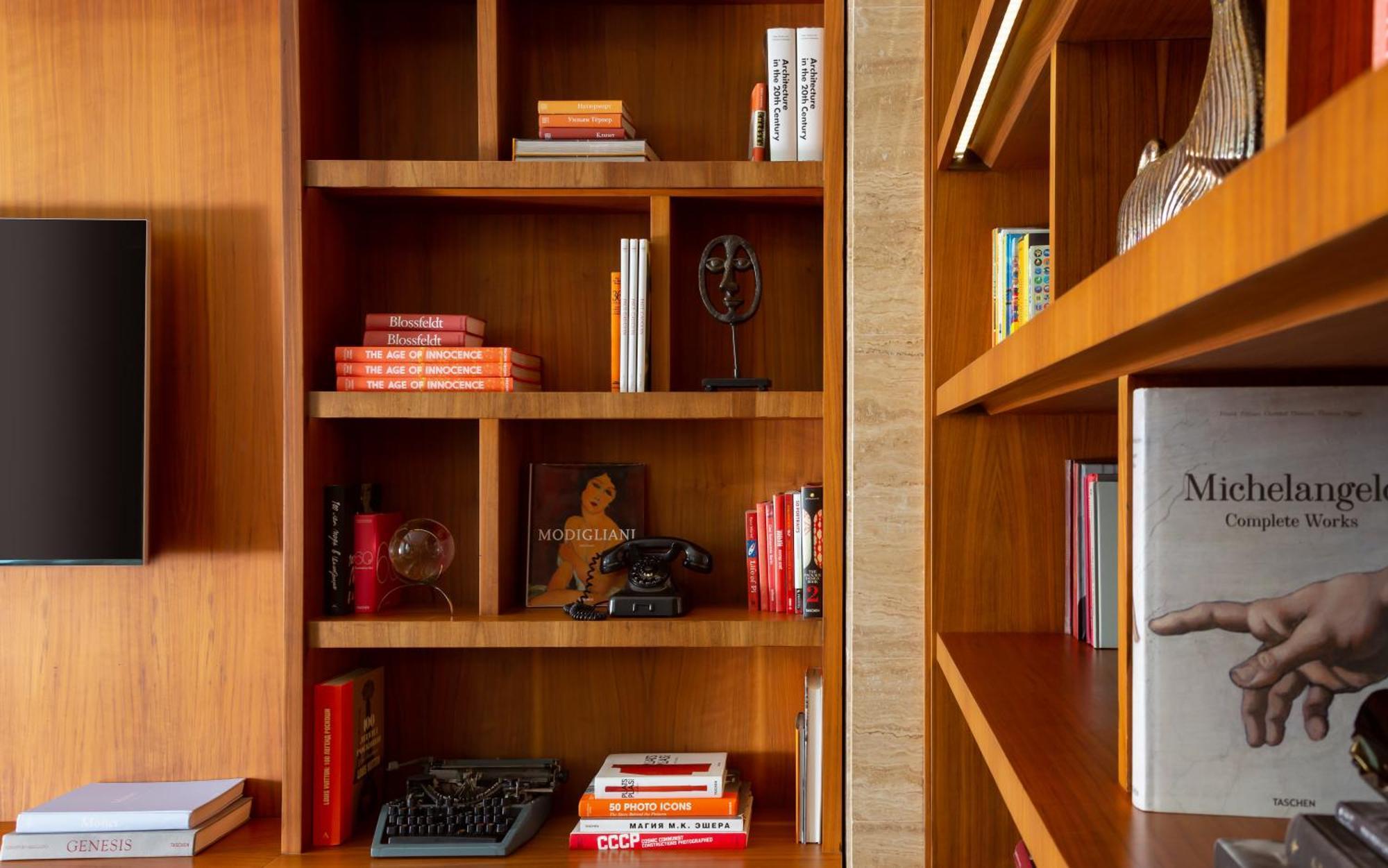 Sheraton Baku Intourist Exteriér fotografie A bookcase