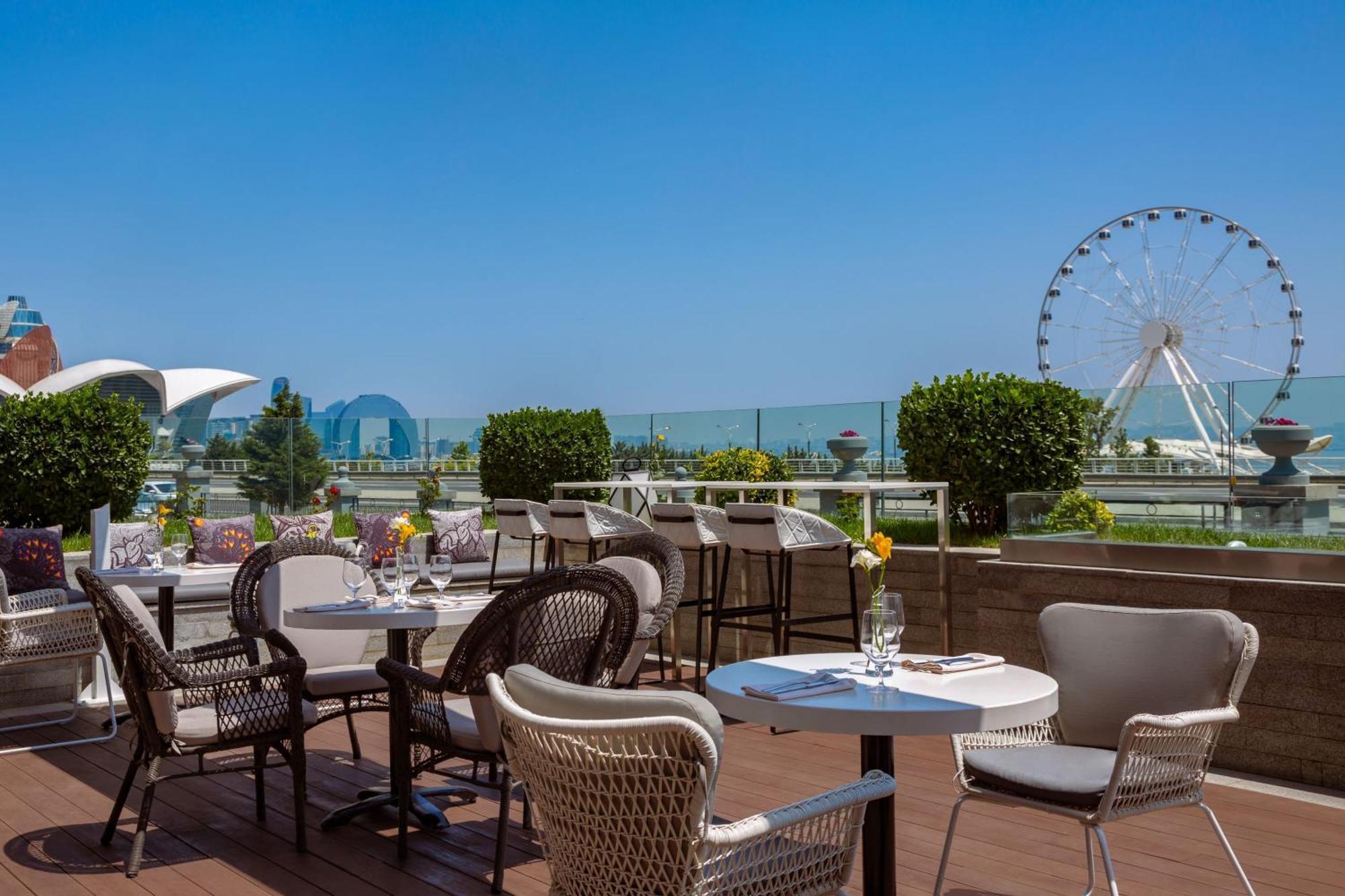 Sheraton Baku Intourist Exteriér fotografie The View