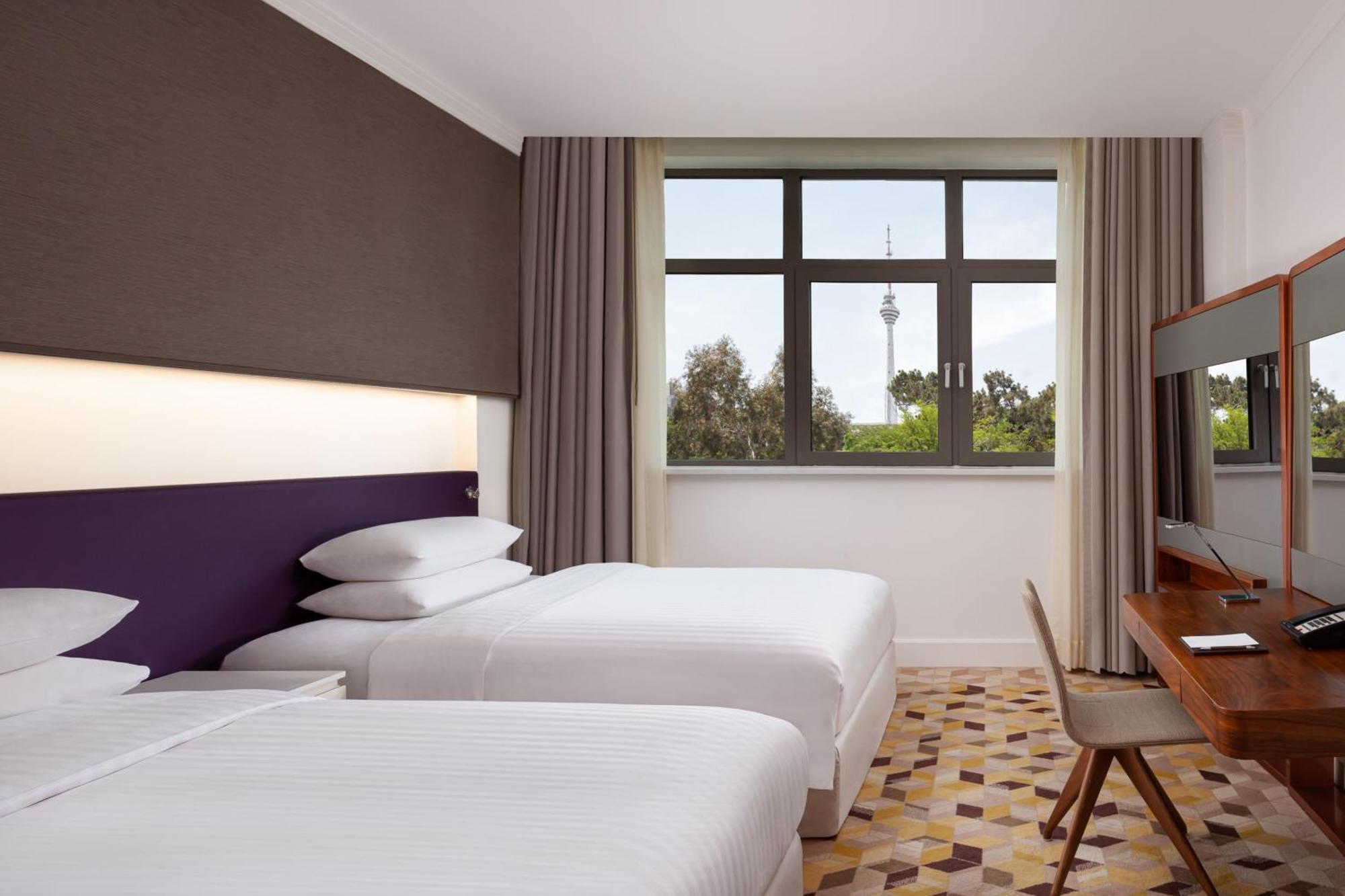 Sheraton Baku Intourist Exteriér fotografie A room at the hotel