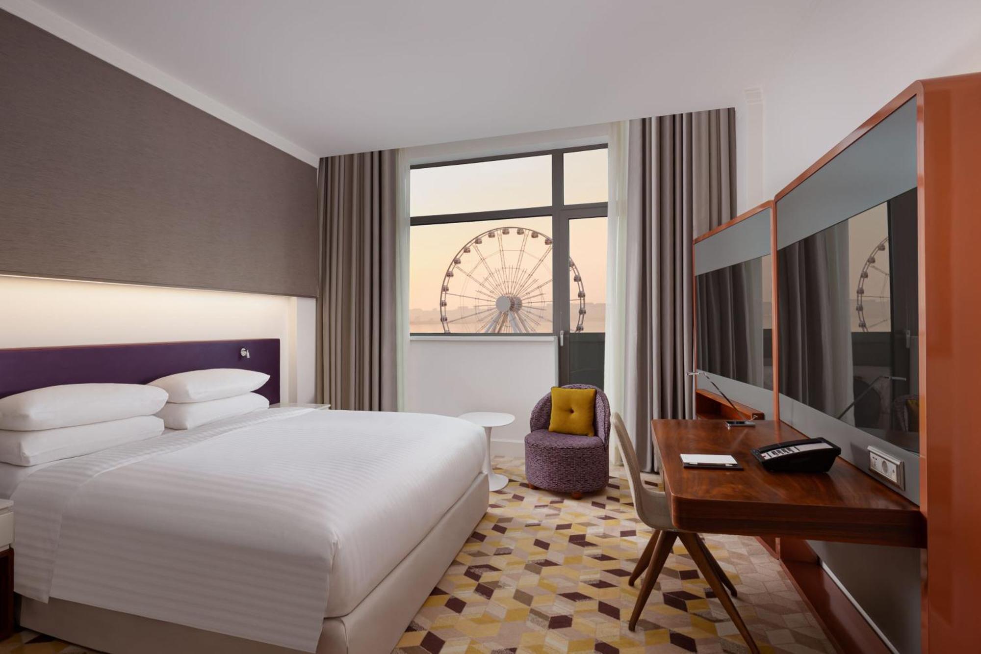 Sheraton Baku Intourist Exteriér fotografie A room at the hotel